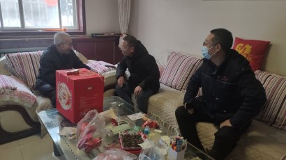 飞鹤资讯 | 飞鹤公司拜访退休老干部，传递温情暖人心