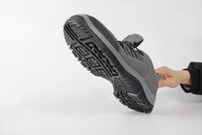 飞鹤鞋业 | 适合林业伐木穿用的防砸、防刺穿多功能安全鞋